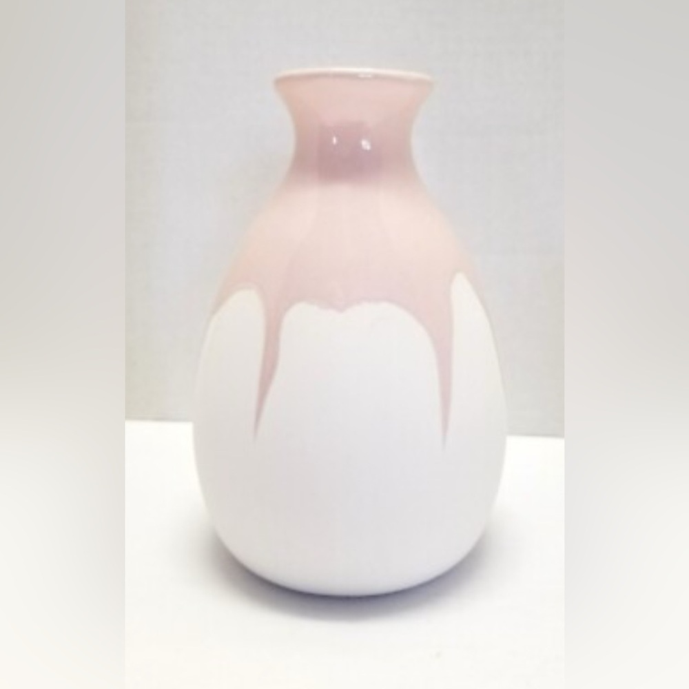 5/$25!! Isaac Mizrahi Blush Pink and White Vase